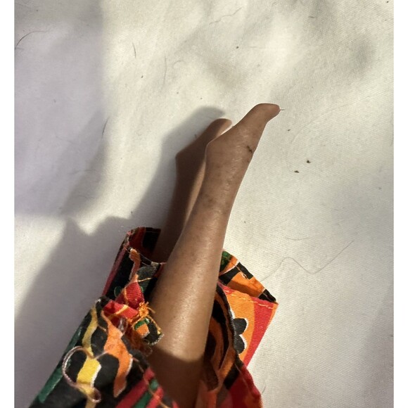 Vintage, Integrity Toys African American Doll With African Clothing, 11.5" 1995 - Picture 6 of 8